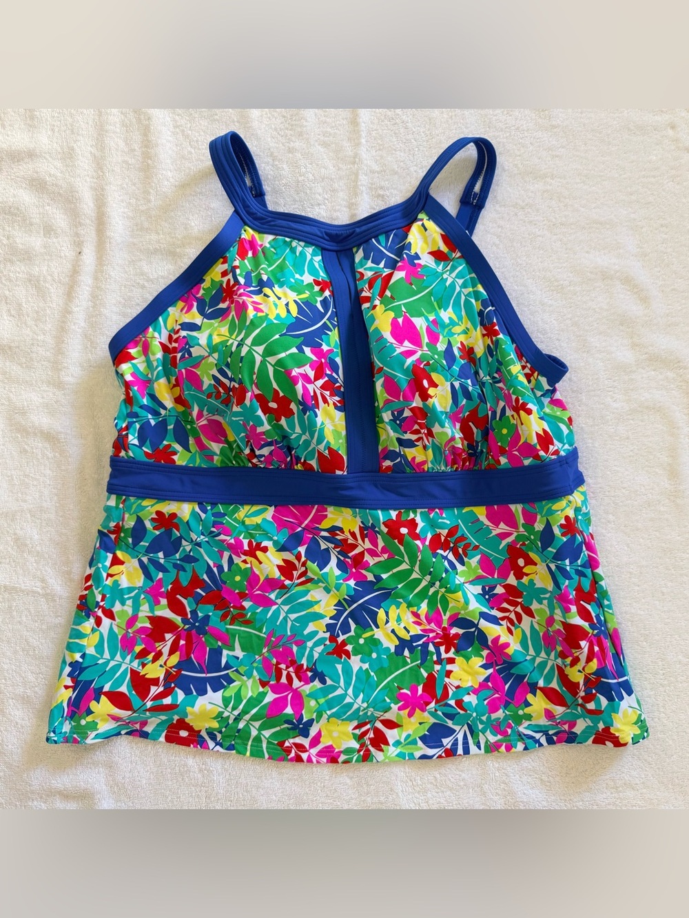 18W DD Lands' End women’s tankini with Blue Trim and aMulticolor Floral Print